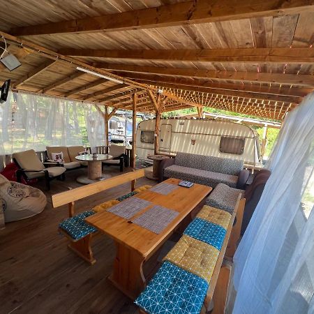 Каравана Чайка Hotel Szozopol Kültér fotó